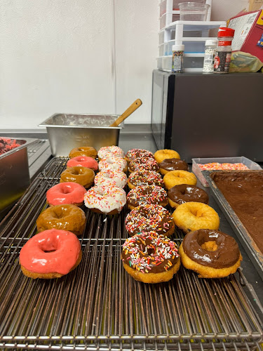 Yummy Donuts&Deli storefront