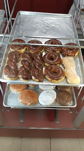 Anne's Donuts storefront