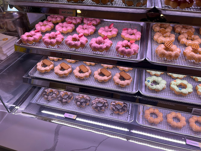 ELLI MOCHI DONUT storefront