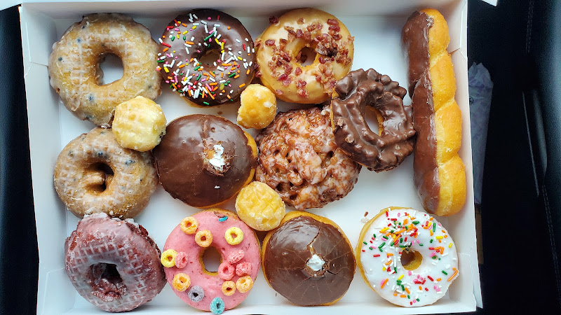 Marietta Donuts (Johnson Ferry Rd, Marietta) storefront