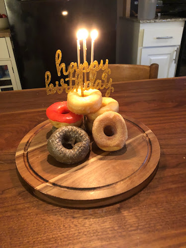 Happy Doughnuts storefront
