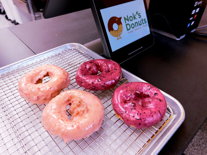 Nok's Donuts storefront