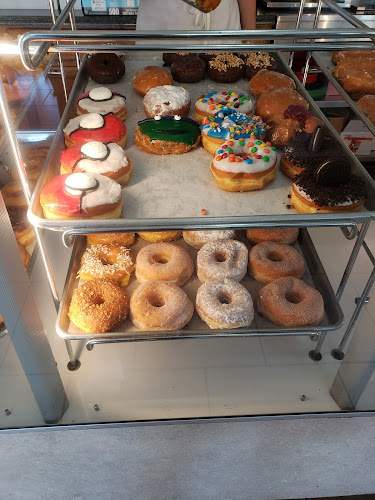 Ann's Donuts storefront