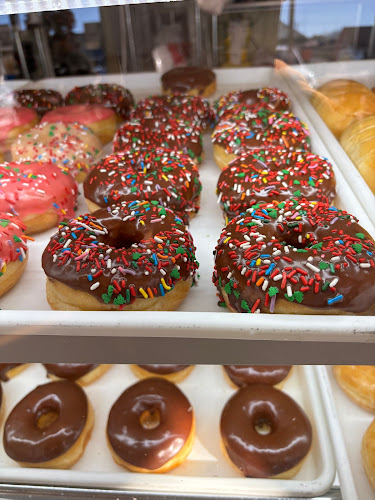 Fresh Donuts storefront