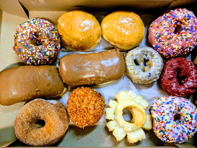 Donuts D Lite storefront