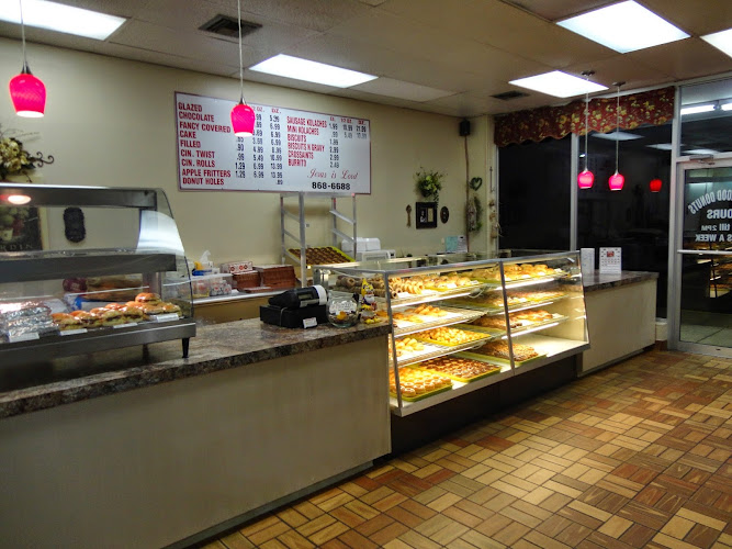 Lickin Good Donuts storefront