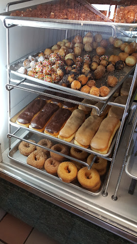 S & S Donut & Bake Shop - Newhall (Sierra Hwy) storefront