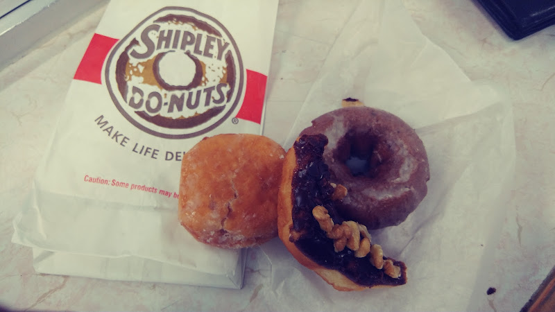 Shipley Do-Nuts storefront