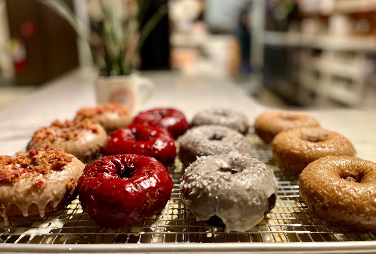 Oliver's Donuts storefront