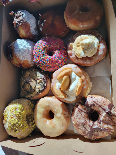 Tepuy Donuts storefront