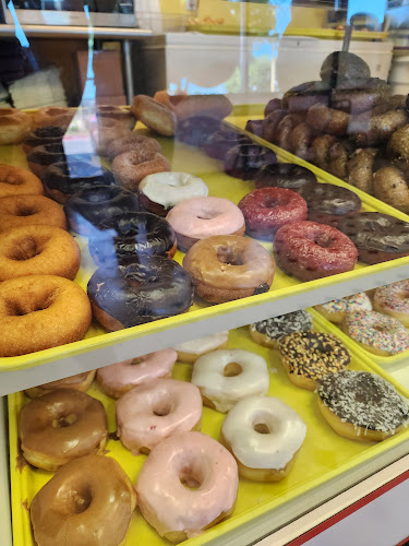 Classic Donuts storefront