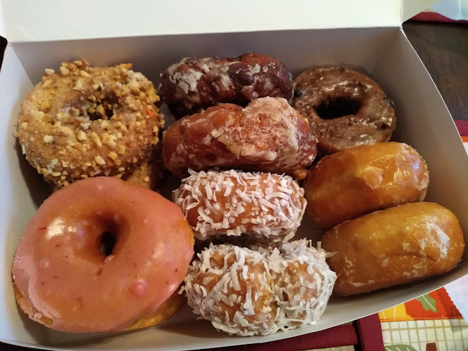 Arundel Donuts storefront