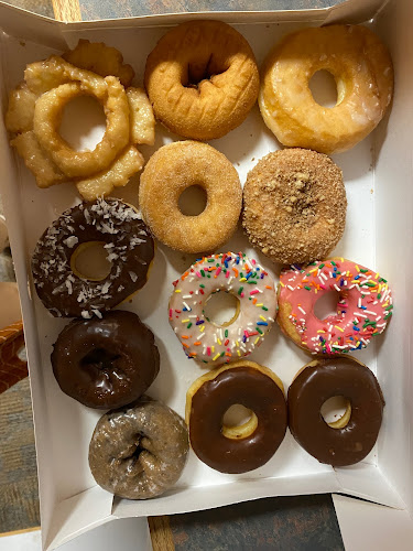 Top Donuts storefront