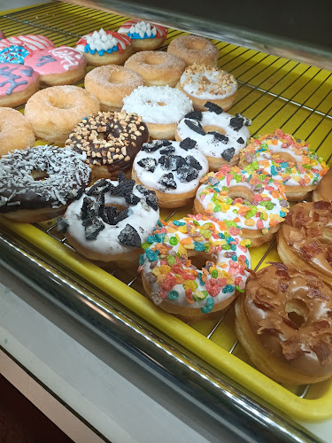 Yummy Donuts storefront