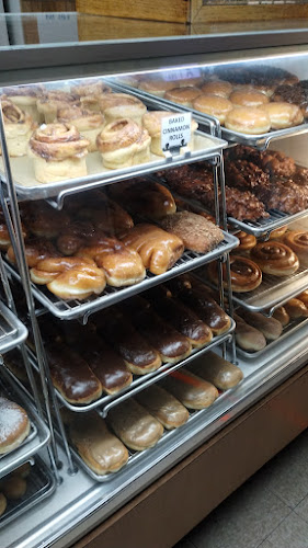 La Siesta Plaza (Foster Doughnuts) storefront