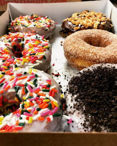 Duck Donuts storefront