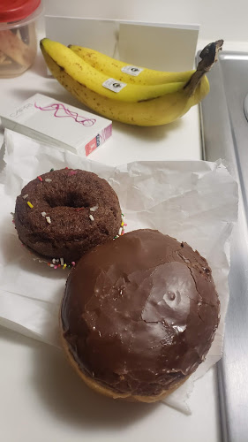 Sam's Fresh Donuts storefront