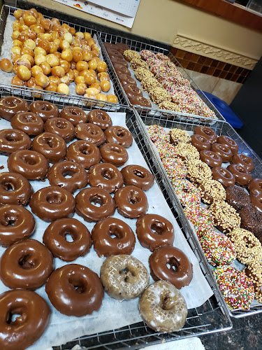 Peter's Donuts storefront