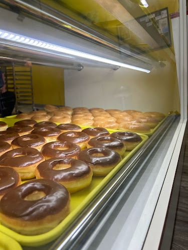 Sweet Mong Donuts and Bakery storefront