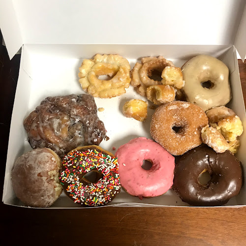 Shelley's Donuts storefront