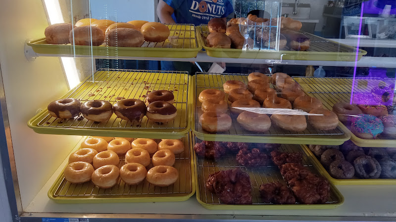 Delicious Donuts storefront