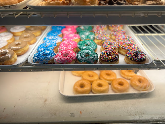 Donut Palace storefront