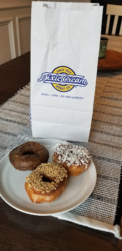 Dixie Cream Donut Shop storefront