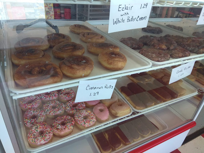 Donut Palace storefront