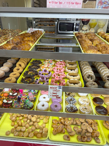 Lakeside Sweet Shop storefront