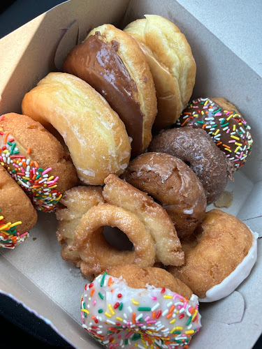 Donut King storefront