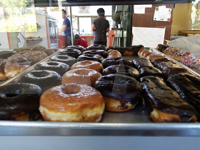 Royal Donuts and Burger storefront