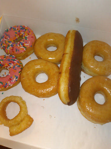 Paul's Donuts storefront