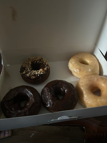 Lytle Donuts storefront