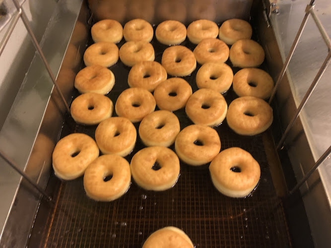 Snowflake Donuts storefront