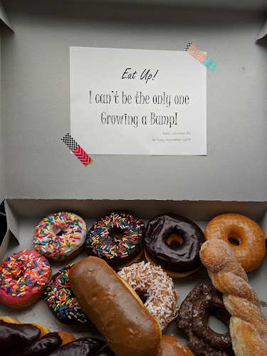 Yum Yum Donuts storefront