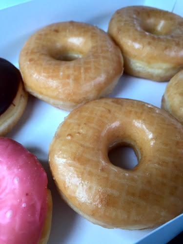 Long's Donuts storefront