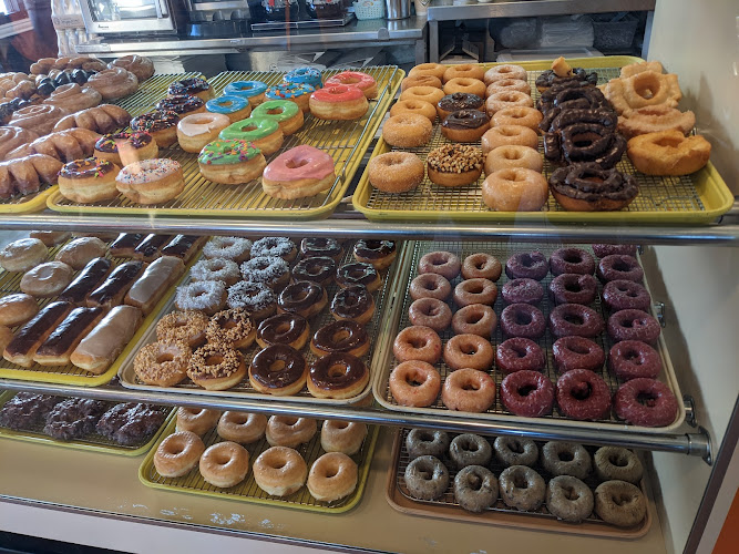 Yankee Doodle Donuts storefront