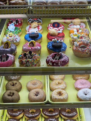 Sonny Donuts storefront