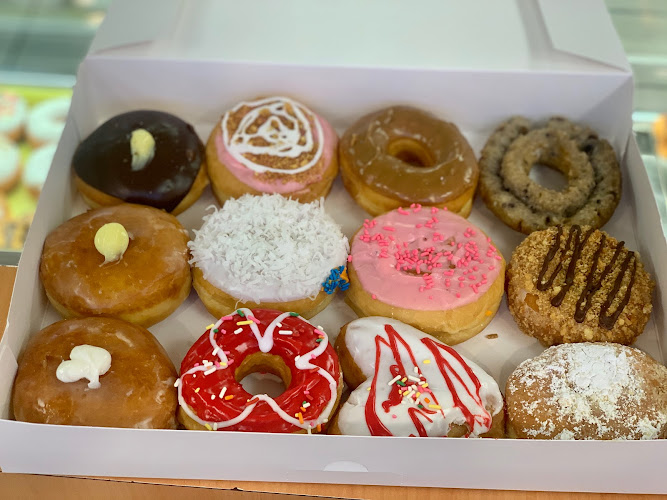 Snowflake Donuts on(sawdust Road ) storefront