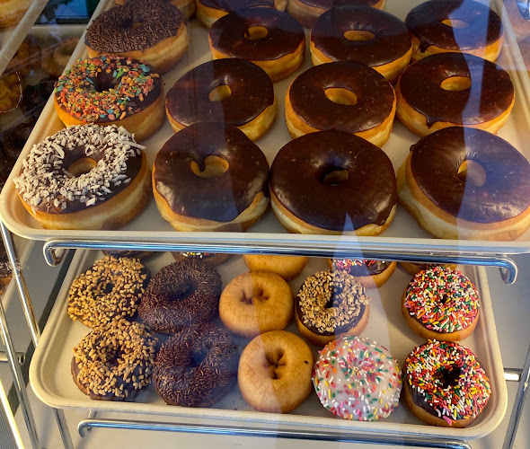 Hole In One Donuts storefront