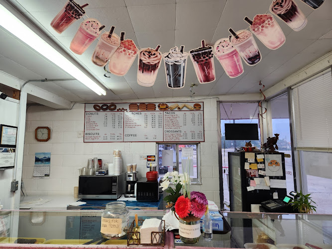 Snow Flake Donuts storefront