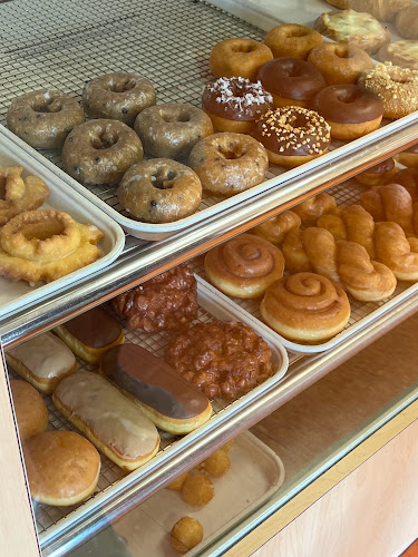 Donuts Delight storefront