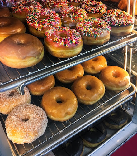 Top Donut storefront