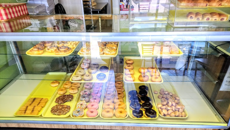 Sunrise Donuts storefront