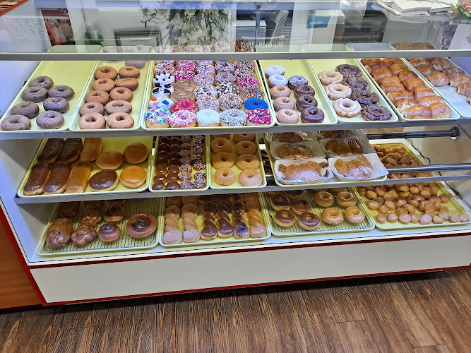 A Donuts storefront