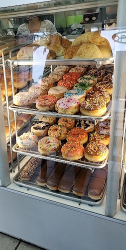 Thompson Donuts storefront