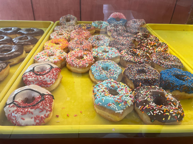Mr Donuts storefront