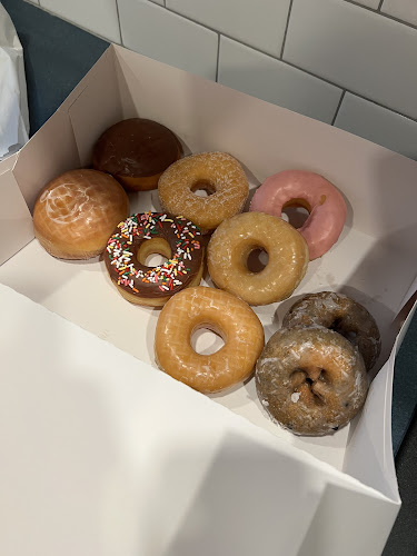 Carol Lee Donuts storefront