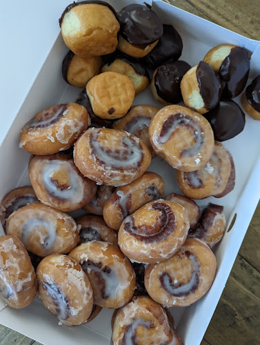 Hot'n Creamy Donuts storefront