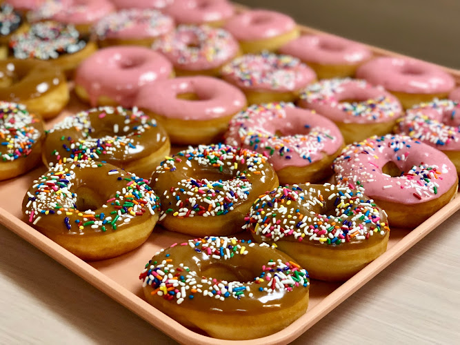 Top Donuts storefront